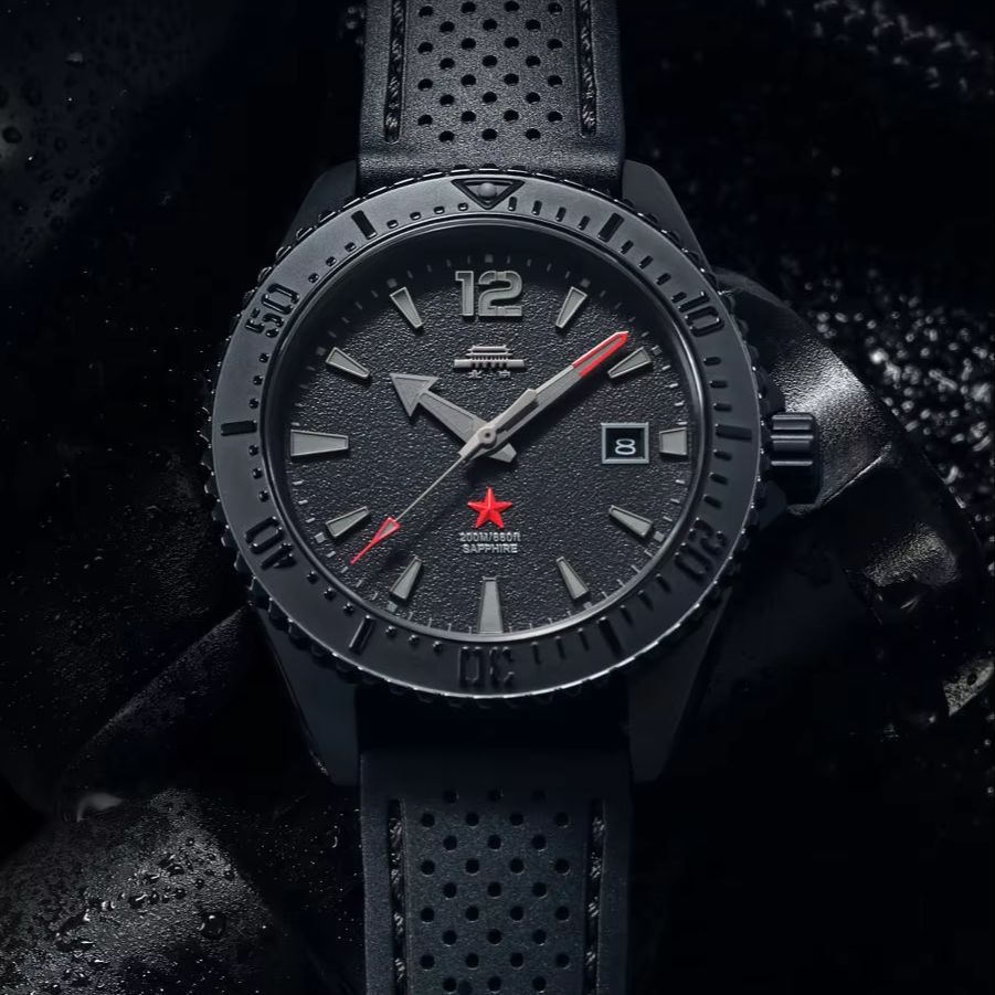 Reloj Beijing Dark Black Diver - Luxury Watch In China reseña y precio